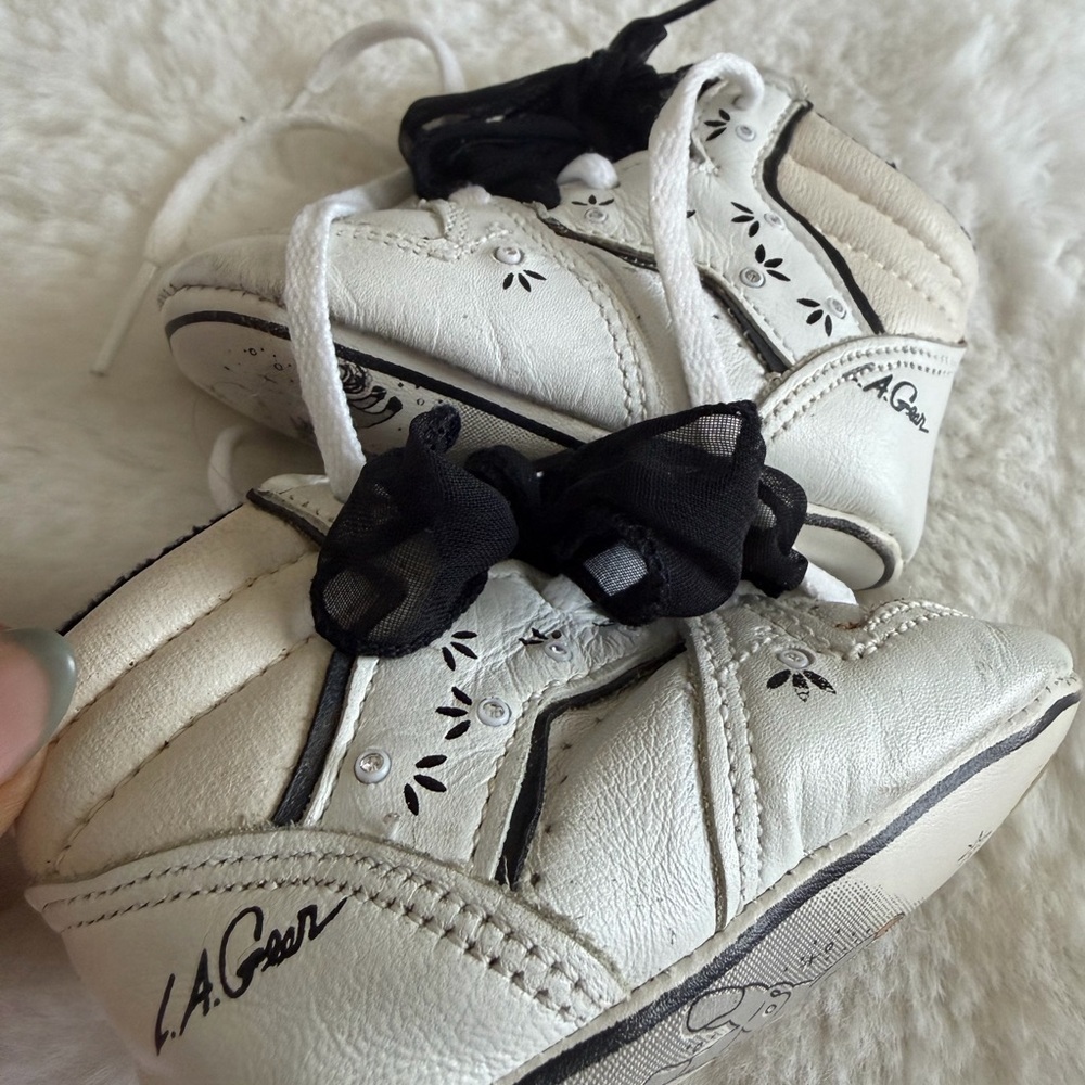 Vintage L.A. Gear White Rhinestone Hi-Top Crib Baby Shoes – Size 2